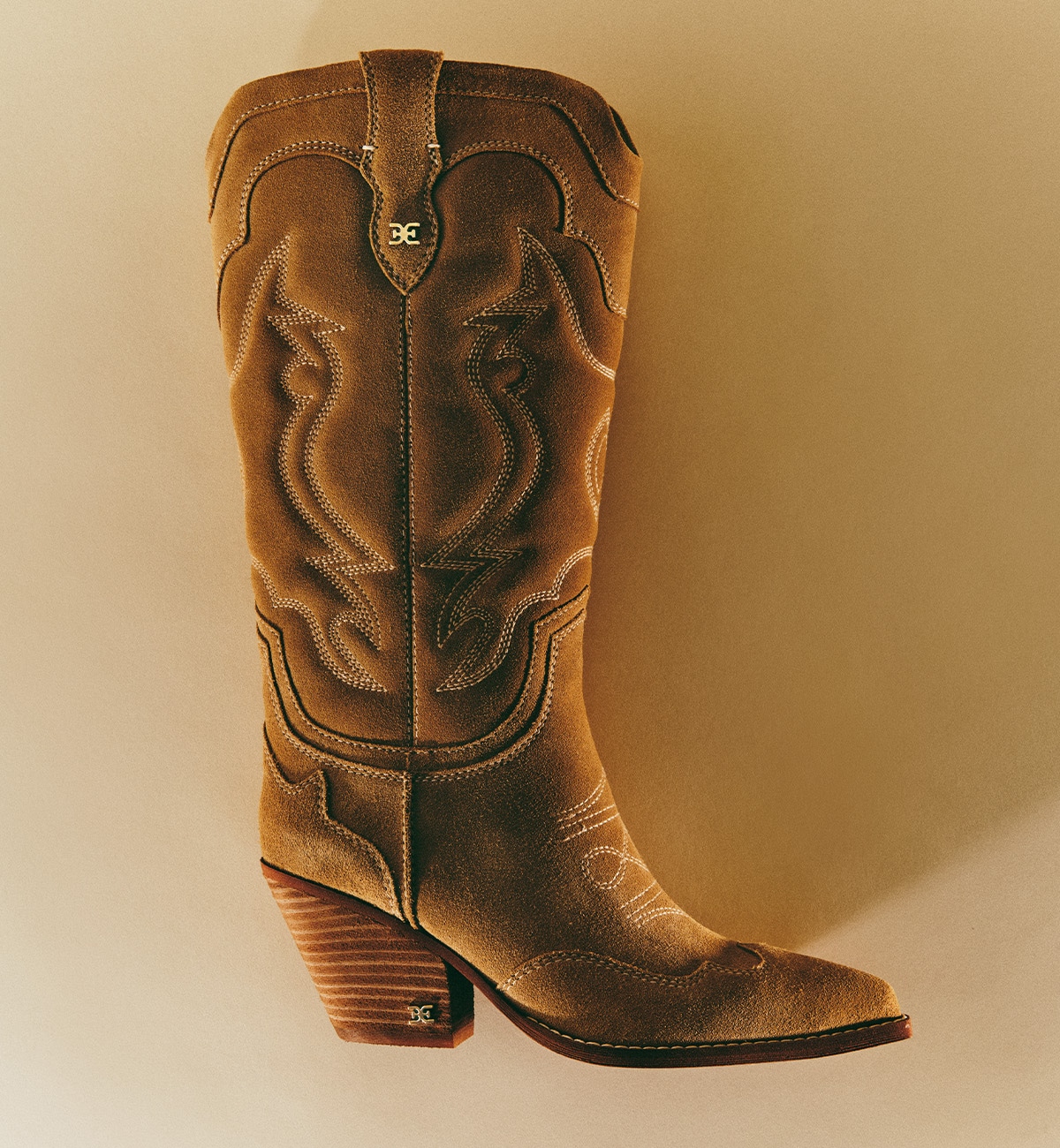 boots featuring western