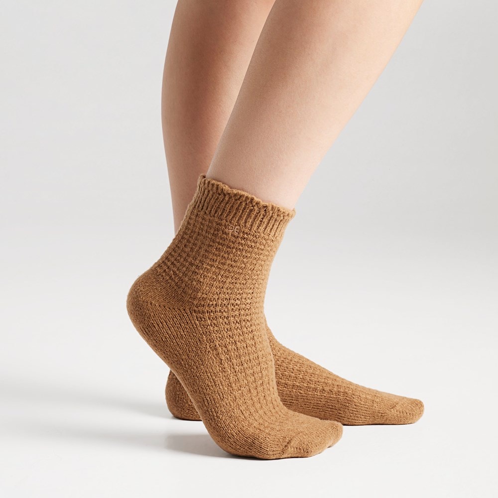 3 Pack Waffle Midi Boot Socks - LifeStyle3