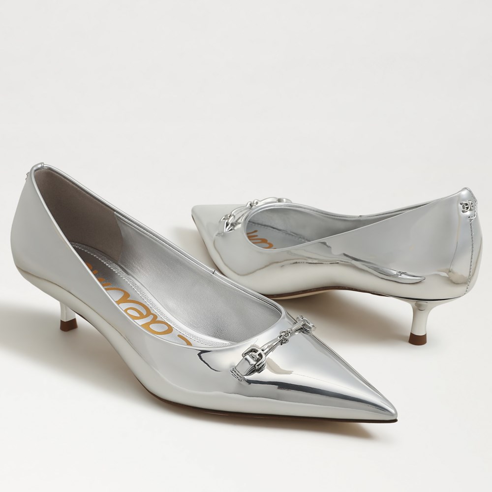 Kaya Pointed Toe Kitten Heel Pump - Detail