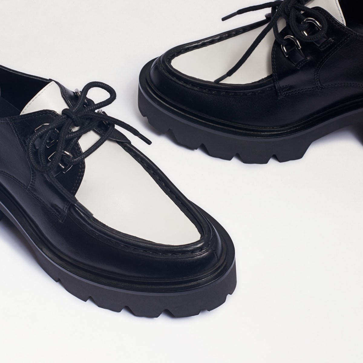 Womens loafers deals with laces